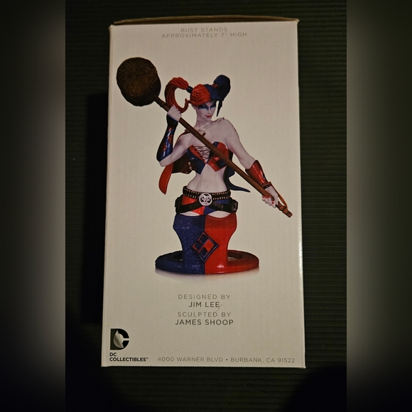 DC Super Villains Harley Quinn Jim Lee Blue, Red and white Bust - Picture 4 of 10